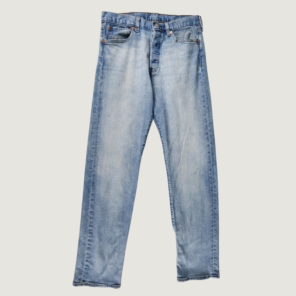 Levis 501 Original Fit Jeans Men 32x33 Light Wash Blue Denim Button Fly Straight